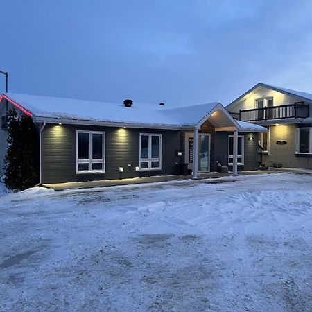Hotel Auberge St-Felicien Saint-Félicien 외부 사진