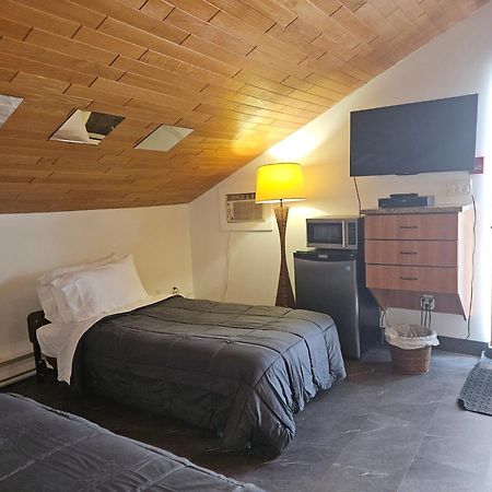 Hotel Auberge St-Felicien Saint-Félicien 외부 사진