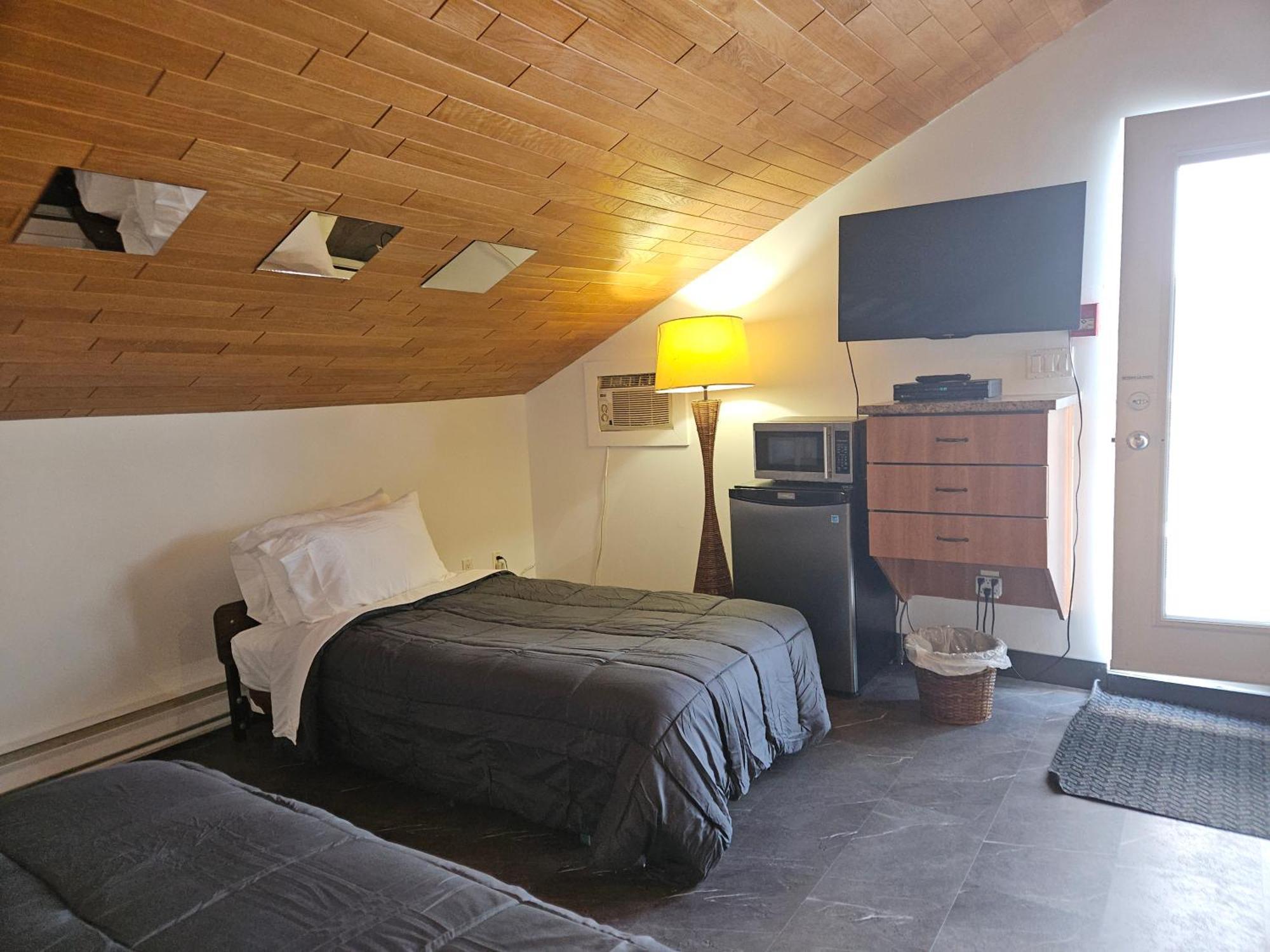 Hotel Auberge St-Felicien Saint-Félicien 외부 사진
