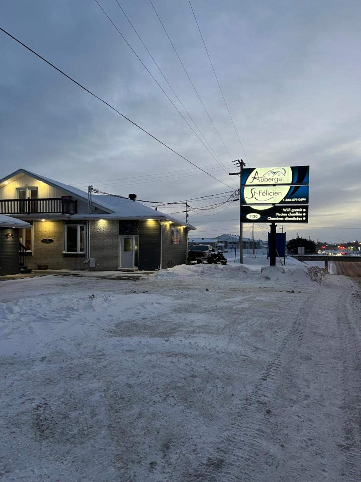 Hotel Auberge St-Felicien Saint-Félicien 외부 사진
