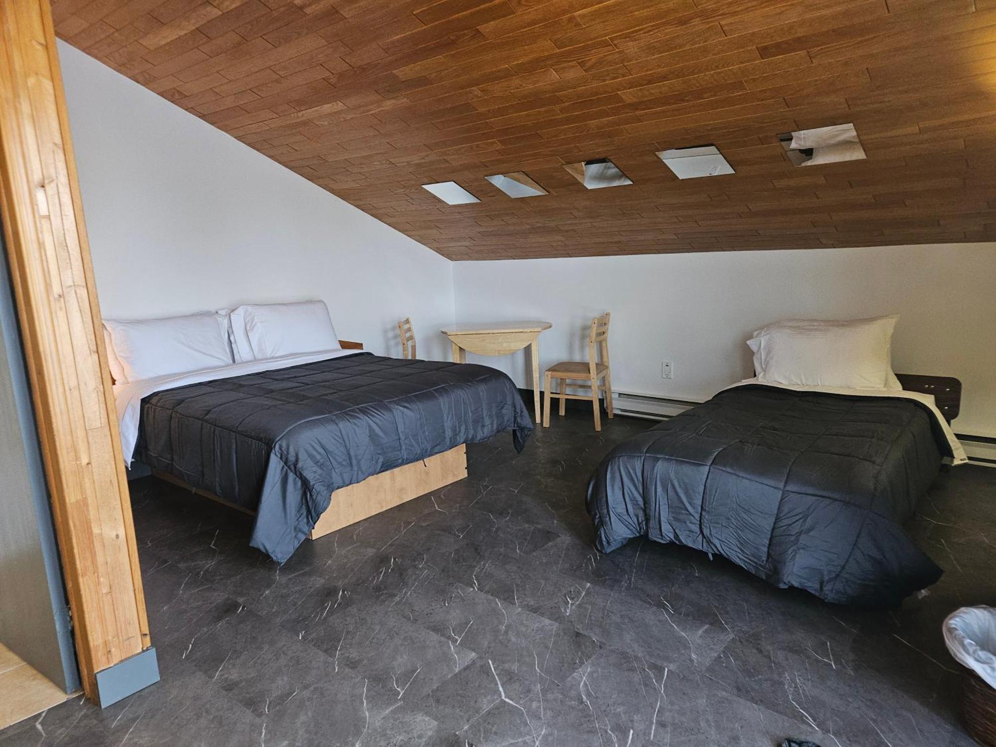 Hotel Auberge St-Felicien Saint-Félicien 외부 사진