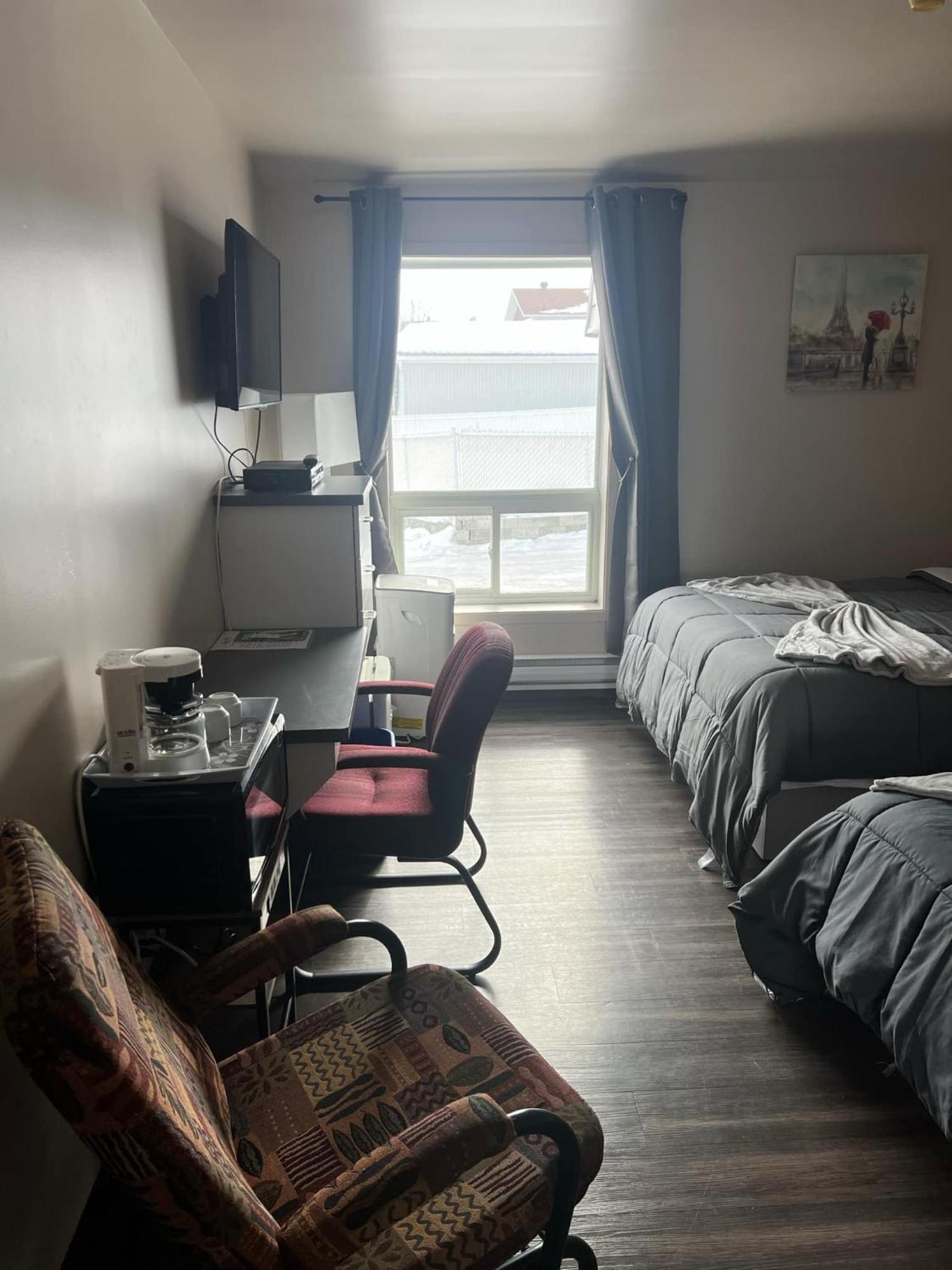 Hotel Auberge St-Felicien Saint-Félicien 외부 사진