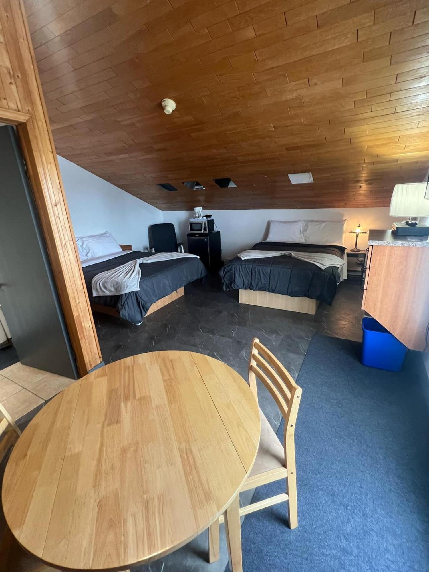 Hotel Auberge St-Felicien Saint-Félicien 외부 사진